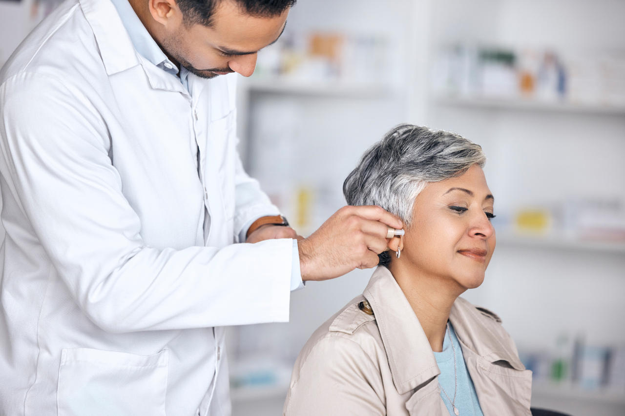 Finding the Right Hearing Aid for Seniors: Affordable Options, Used Beltone, Starkey in Kolkata, and California Trends